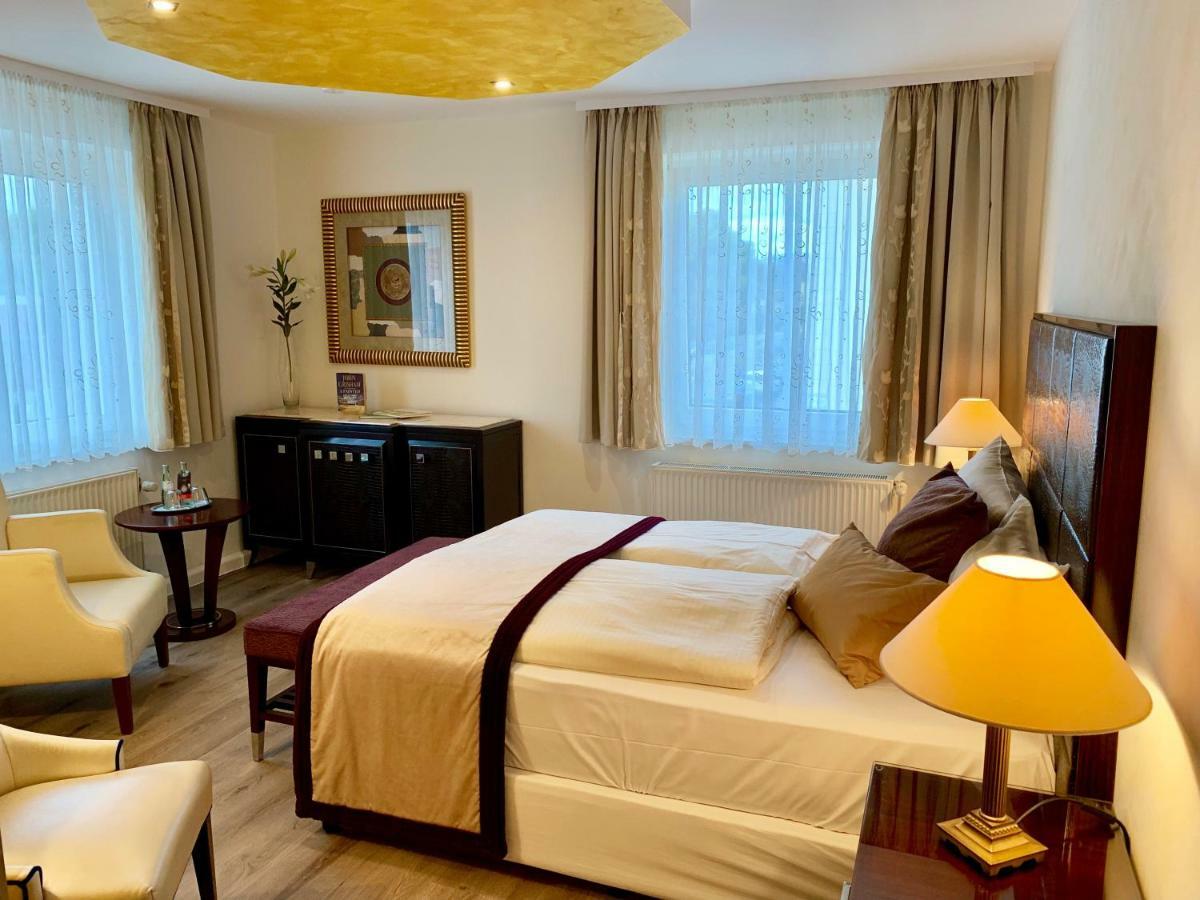 Boutique Hotel Goldene Henne Wolfsburg Eksteriør bilde
