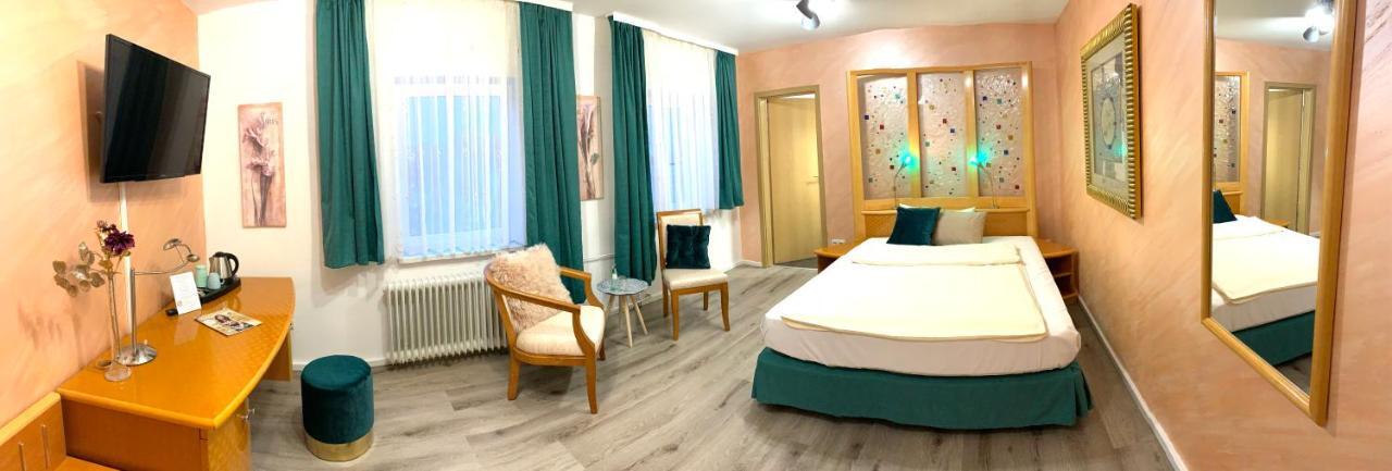 Boutique Hotel Goldene Henne Wolfsburg Eksteriør bilde